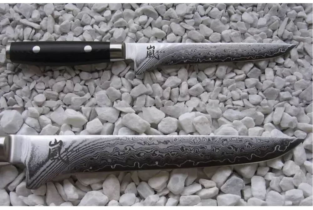 Обвалювальні японські ножі Yaxell - професійна робота з м'ясом