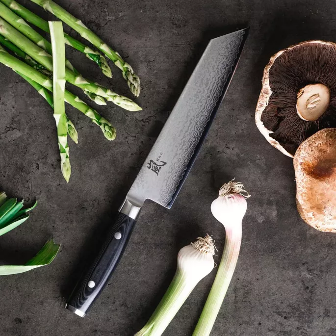 Нож Киритсуке 200 мм дамасская сталь, серия RAN Yaxell 36034 - Фото 7 Нож Киритсуке 200 мм дамасская сталь, серия RAN Yaxell 36034