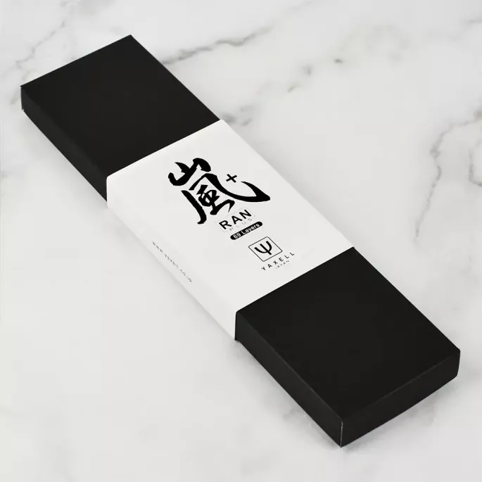 Ніж Сантоку 165 мм дамаська сталь, серія RAN PLUS Yaxell 36601 - Фото 3 Ніж Сантоку 165 мм дамаська сталь, серія RAN PLUS Yaxell 36601