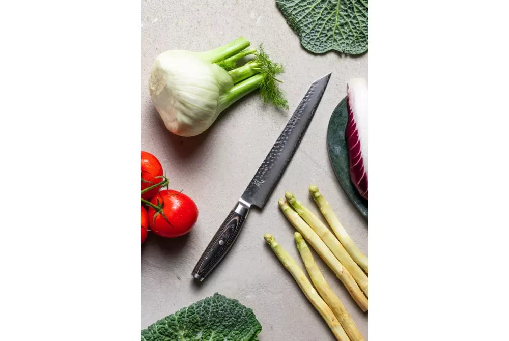 Японський ніж для нарізки як незамінний інструмент на кухні