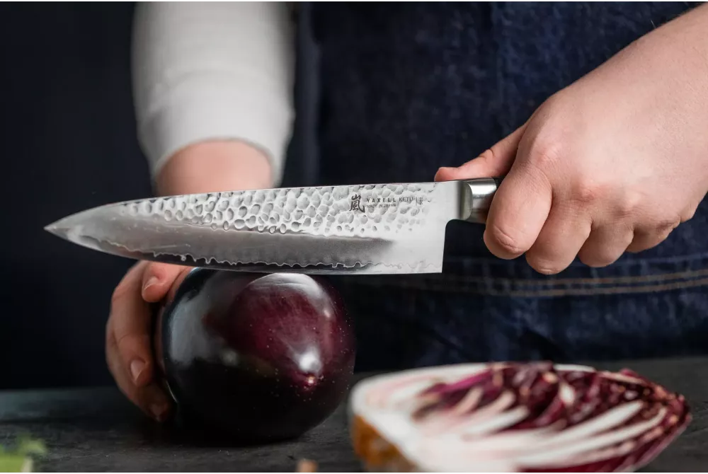 Як правильно тримати кухонний ніж для найкращого результату