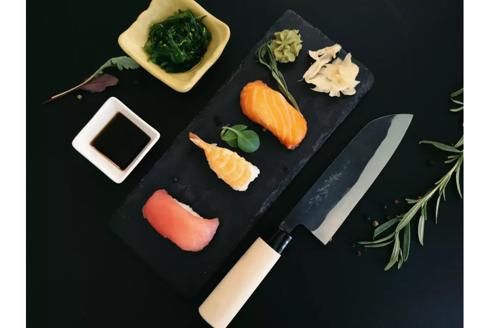Искусство японской кухни с ножом для суши