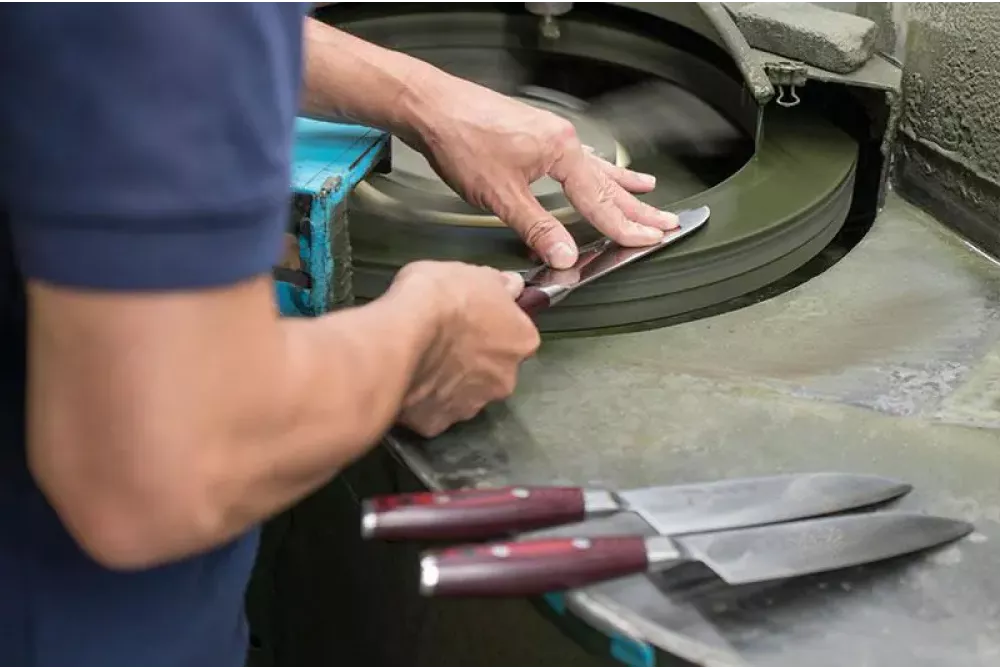 Корисні інструменти для підтримки гостроти японських ножів