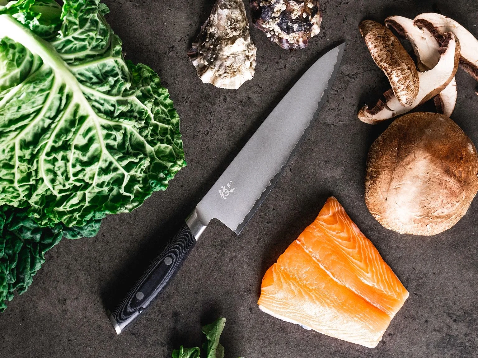 Волна совершенства - японские ножи серии Mon от Yaxell