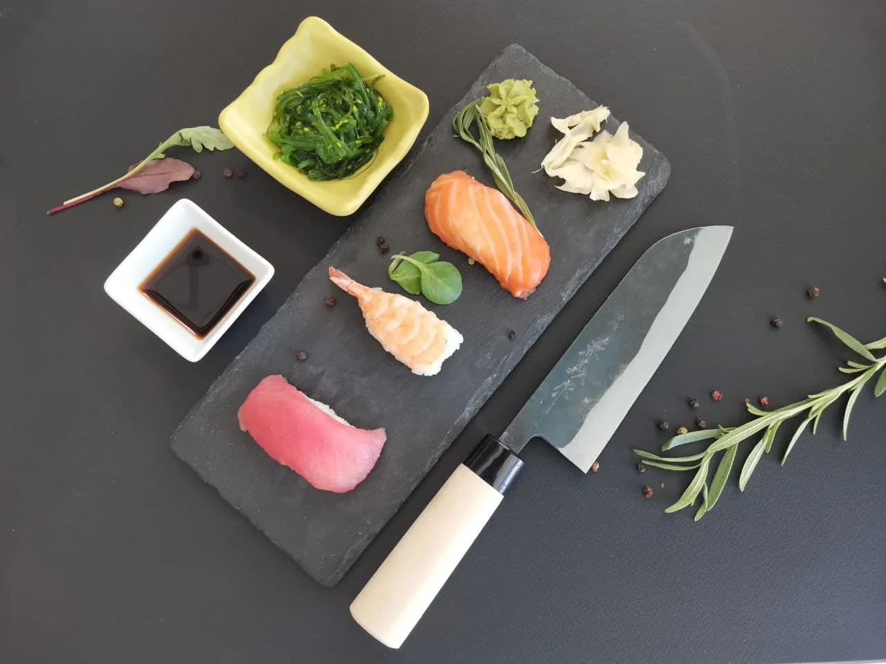 Обзор и сравнение ведущих серий японских ножей для суши Yaxell